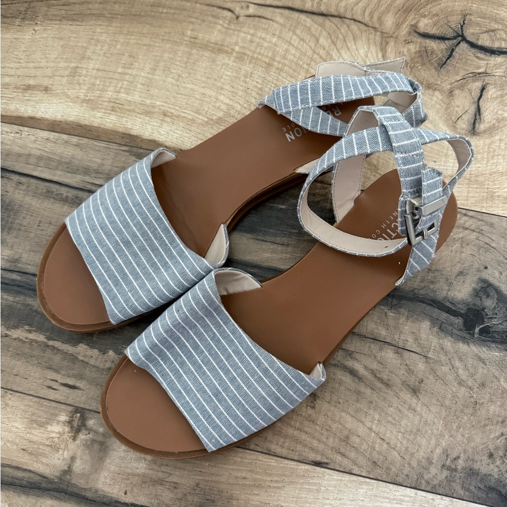 Kenneth Cole Reaction Jolly Sandals